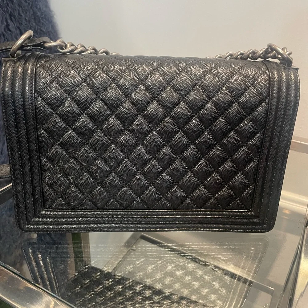 Authentic Chanel Boy Bag Medium - Picture 6 of 7